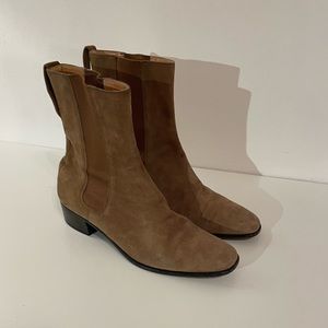 Vintage authentic Sutor Mantellassi women’s chelsea boot in tan suede. EU 39.5